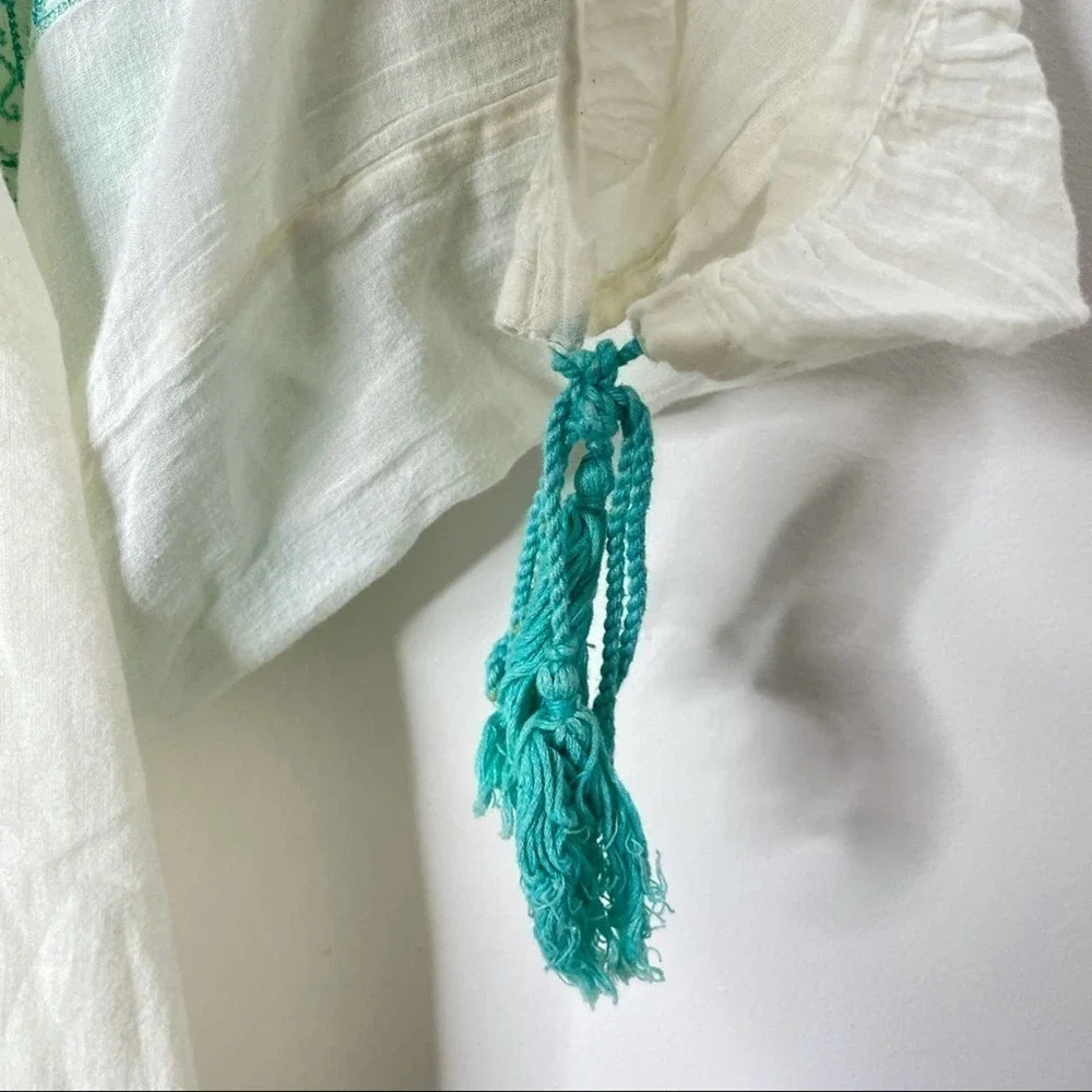 Miss June White Green Embroidered Blouse OS - Picture 6 of 12